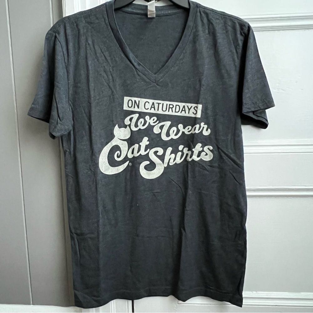 Next Level Apparel "On Caturdays We Wear Cat Shirts" Gray V-Neck T-Shirt L